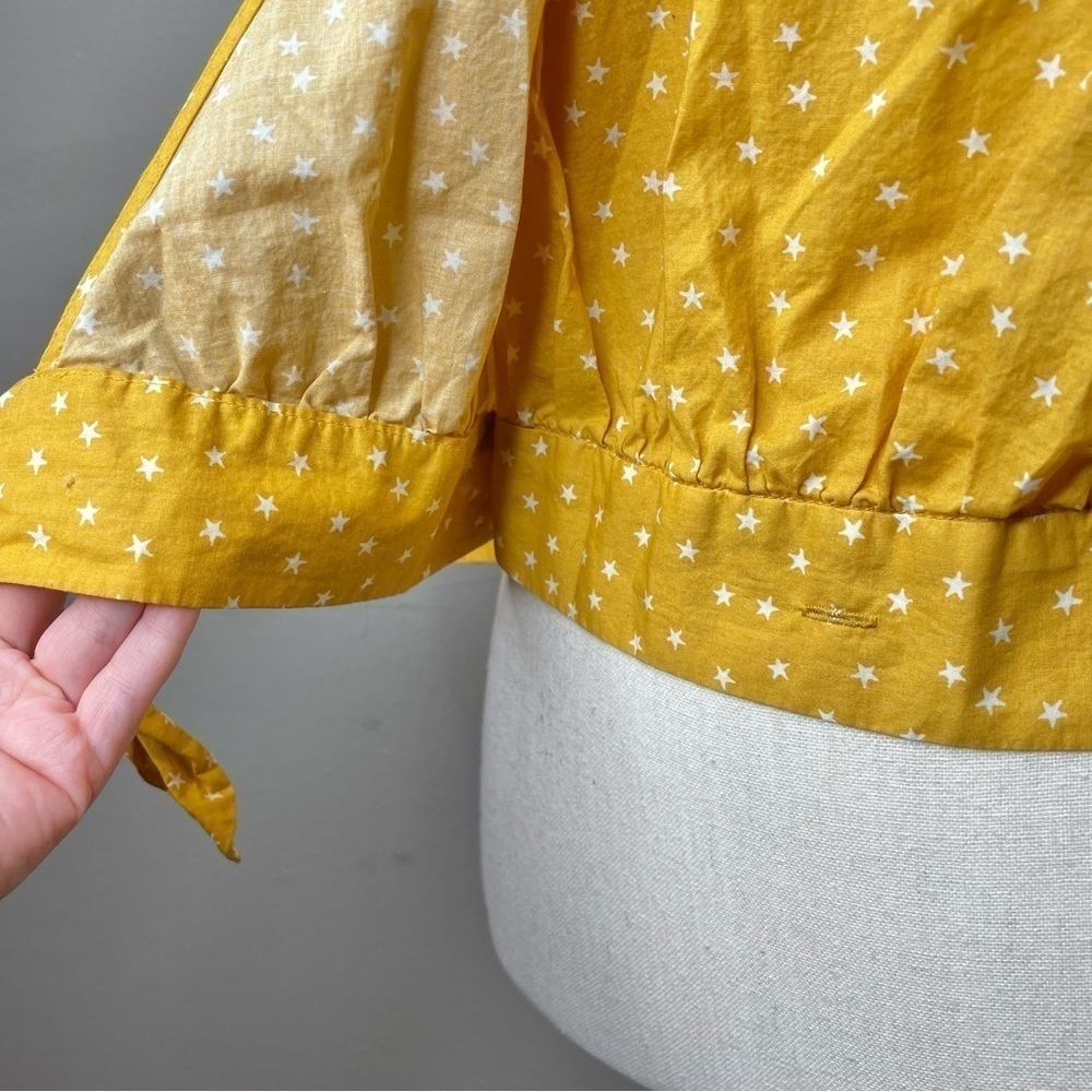 Madewell Wrap V-Neck Top Blouse in Star Scatter Gold Yellow Extra Small - Picture 13 of 13